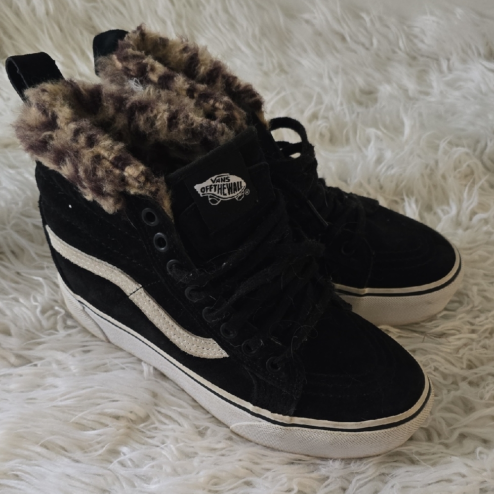 Vans Women's Black and White High-Top Sneakers